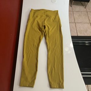 Lululemon size 8 Instill High rise tight 25”